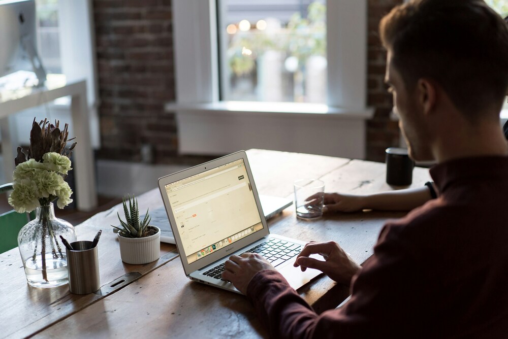 أسباب عديدة تدفع بالاخرين لعدم الاعلان صراحة عن رأيهم المصدر: Unsplash