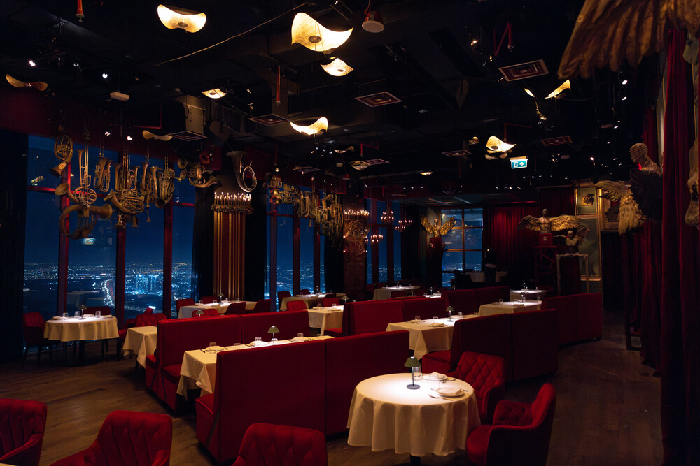 هنا تتحول الليالي الى تجارب متكاملة الحواس لمصدر:La Table Du MusicHall