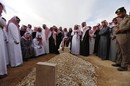 بساطة مراسم تشييع الملك تبهر الغرب