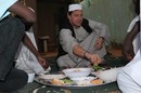 السفير الإيطالي بالخرطوم يرتدي الزي الوطني السوداني