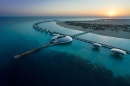 سحر البحر الأحمر حيث تلتقي الأمواج بالشعاب وتولد الحكايات والمغامرات المصدر: Visit Saudi Arabia حكايات ساحرة ومغامرات شائقة.. رحلات الفخامة على سواحل البحر الأحمر