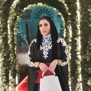 مصممة الأزياء هلا العيطة لـ"الرجل": جدتي ملهمتي الأولى.. وتصاميمي تتكلم عني