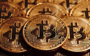 على طريقة أفلام هوليوود.. كلمة سر تحرم 100 ألف شخص من مستحقاتهم (فيديو)