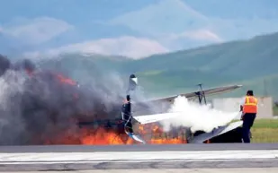 تحطم طائرة خلال استعراض جوي