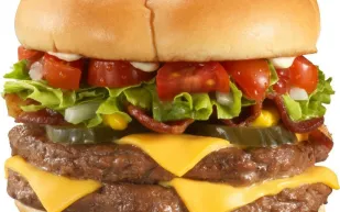 دراسة سويدية: البرجر والسجق يعرضوك لخطر الوفاة بقصور القلب