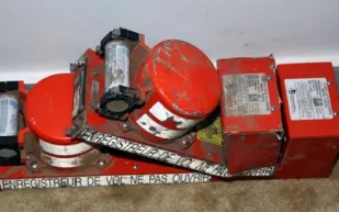 صندوقا الطائرة الماليزية يصمتان إلى الأبد