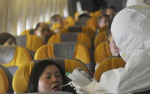 ما هي البكتيريا القاتلة التي تعيش على متن الطائرة؟