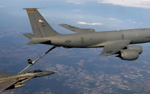 سلفي من الجو لأول طائرة "دريملاينر" هولندية