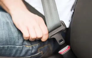 جنرال موتورز تطور نظاماً مبتكراً لحزام الأمان