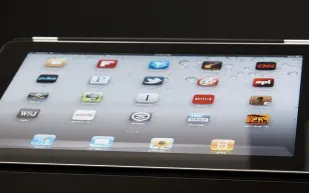 قلم ومسطرة ذكيان لجهاز "آي باد" اللوحي