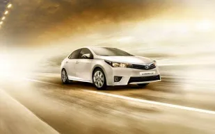 الفطيم للسيارات تطلق الإصدار البلاتيني من كورولا .