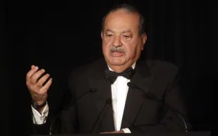 نصيحة غريبة من اغنى اغنياء العالم 