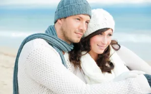 علامات وقوع آدم في الحب