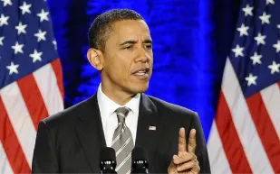 طفل رضيع يخترق أمن البيت الأبيض ويؤخر كلمة أوباما 