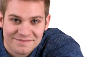 اسباب تجعل الابتسامة لاتفارق الرجل