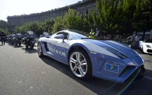 لامبورغينى Huracan سيارة الشرطة الإيطالية الجديدة   