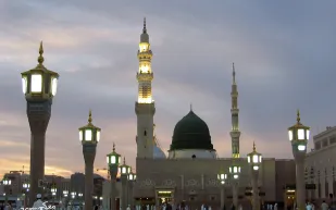 نقل قبر الرسول.. دراسة باحث وليس قراراً حكومياً