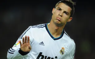 برأيك ما هي المهنة التي يطمح لها رونالدو بعد اعتزال كرة القدم؟