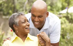 صينى يشترى سيدة مسنة لتكون أما له مقابل 160 ألف دولار