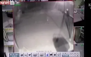 فيديو| شبح يتجول بحريّة في مركز شرطة بولاية نيومكسيكو الأمريكية