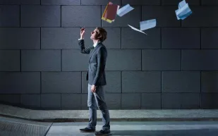 أغرب 7 أشخاص استقالوا من عملهم بطريقة لا تنسى