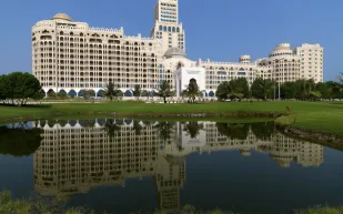 الدورف أستوريا رأس الخيمة.. أطباق عربية بطريقة عصرية