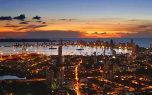 مدينة كولومبية تعيش ليلة تحت حكم النساء