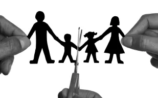 خلعت زوجها… بـ"E-mail"