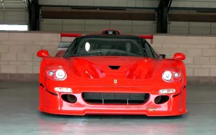 تدمير سيارة فيراري نادرة..بالصور