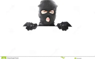 سعودية تقبض على لص ثم تكافئه بمبلغ 5000 ريال