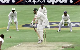 بالفيديو: لحظة مقتل لاعب كريكيت بعد إصابته بكرة فى رأسه!