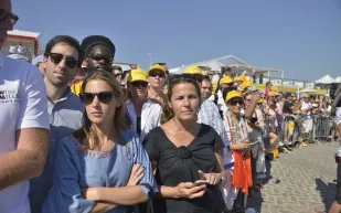 يخوت سباق فولفو للمحيطات تصل إلى العاصمة أبوظبي والجمهور يستقبل الفرق