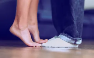 ما السبب وراء حب المرأة للرجل الطويل؟؟