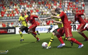 بالفيديو.. سقوط باروكة لاعب كرة قدم أثناء المباراة