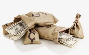 أمريكي ربح نصف مليون دولار وخسرها بسبب خطأ مطبعي ..