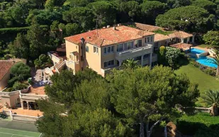 قصر حب ديانا ودودي للبيع بنحو 105 ملايين دولار