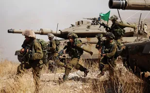 حقيقية صور السيلفي لفلسطيني يطارده جنود اسرائيلين 