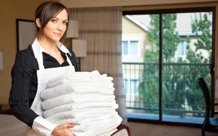 إندونيسيا تعتزم وقف إرسال عمالتها المنزلية إلى الخارج