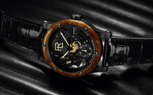 بالصور..ساعة تجعلك ترتدي الوحش بوغاتي في معصم يدك