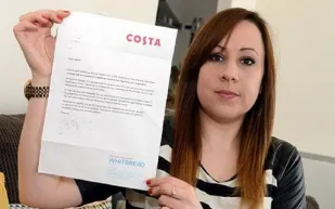 بريطانية تعثر على دماء بشرية في قهوة "كوستا"