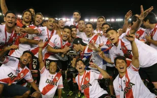 فريق أرجنتيني يستعين بالفياجرا من أجل الصمود