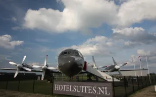 بالصور ..“Vliegtuigsuite Teuge” جناح فاخر على متن طائرة