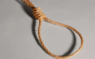 مجرم يودع زوجته برسالة مؤثرة قبل إعدامه