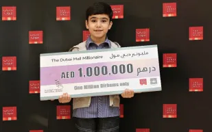طفل سوري بعمر الـ7 سنوات يفوز بجائزة «مليونير دبي مول»