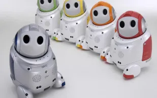 تعرف على " كولتور بوت " الرجل الألي الشاعر 