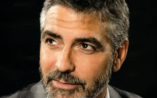 جورج كلوني ووالد زوجته يتعرضان لحادث سيارة