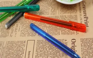 ما سر وجود ثقب في غطاء أقلام الحبر؟