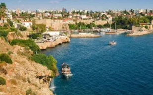 بالصور.. نظرة على “أجمل مكان على وجه الأرض”
