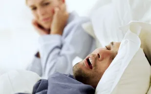 عزيزي الرجل: كيف تتخلص نهائيا من "الشخير" ؟