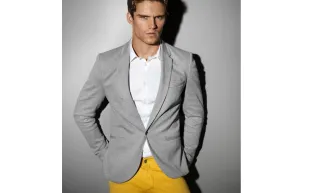 هذا ما ما يناسب اللون الأصفر للرجال